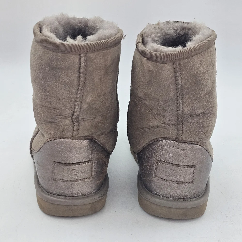 UGG Classic Short Shine Boots Dusted Cocoa Little Big Kid Size 2 Metallic Heel